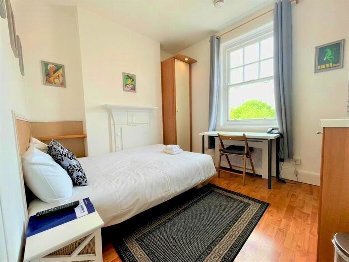 Studio To Rent In Fulham Palace Road, Hammersmith, London, W6