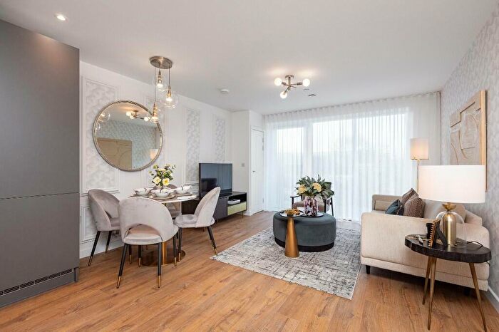 2 Bedroom Apartment For Sale In Tiltman Avenue, DA9