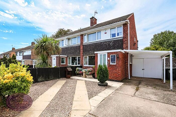 3 Bedroom Semi-Detached House For Sale In Shepard Close, Nottingham, NG6