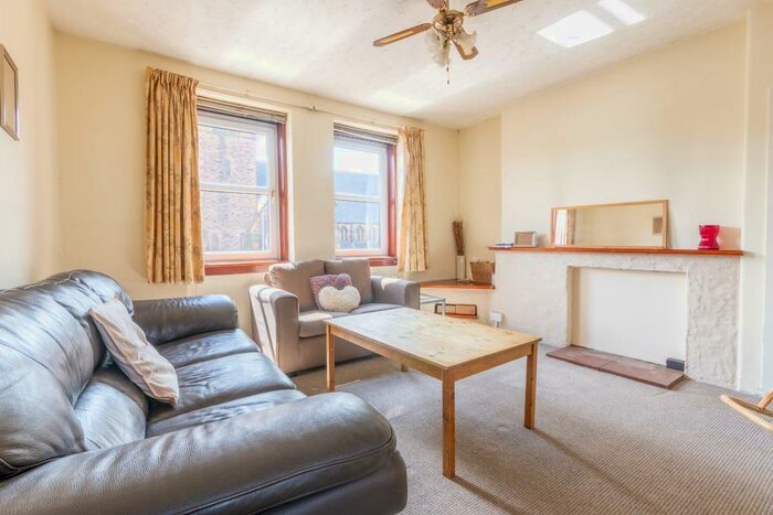 3 Bedroom Flat To Rent In Portobello Road Edinburgh United Kingdom, EH8