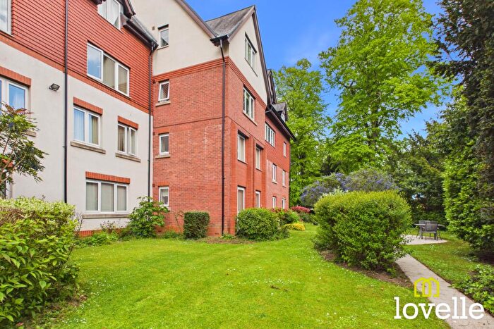 2 Bedroom Flat For Sale In Shardeloes Court Newgate Street, Cottingham, HU16