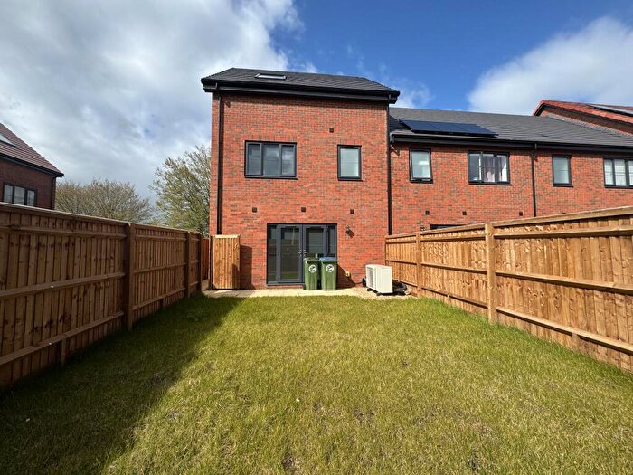 4 Bedroom House To Rent In Francis Avenue, Aylesbury, HP21