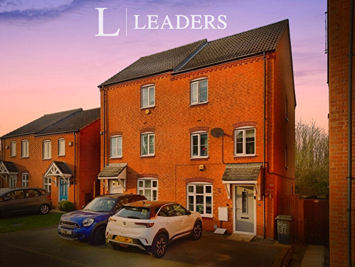 4 Bedroom Town House To Rent In Darwin Crescent, Loughborough, LE11