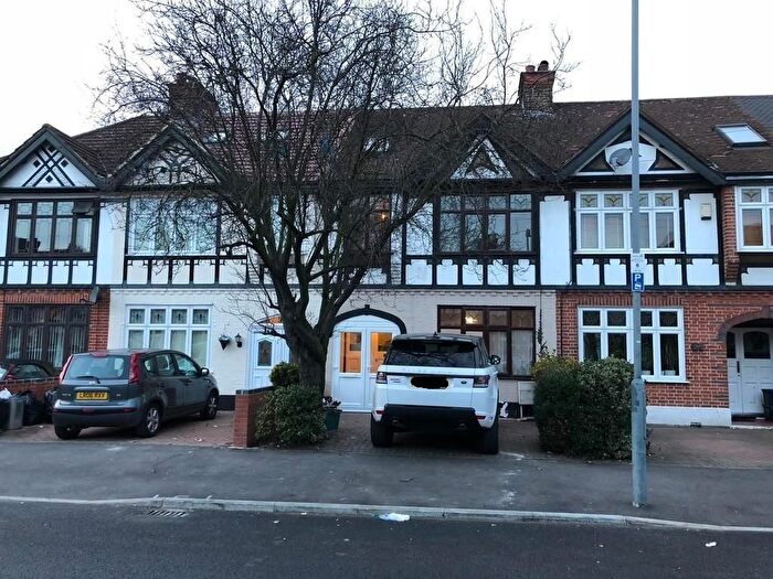 4 Bedroom Property To Rent In Eccleston Crescent, Chadwell Heath, Romford, RM6