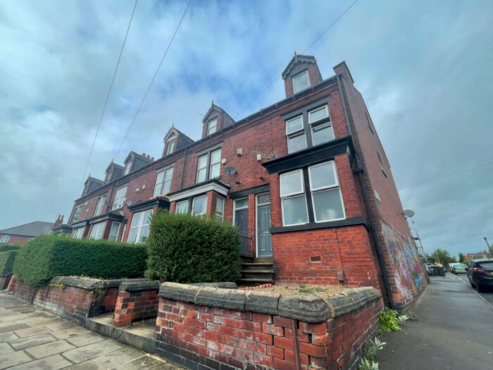 6 Bedroom End Of Terrace House To Rent In Ash Road, Leeds, West Yorkshire, LS6