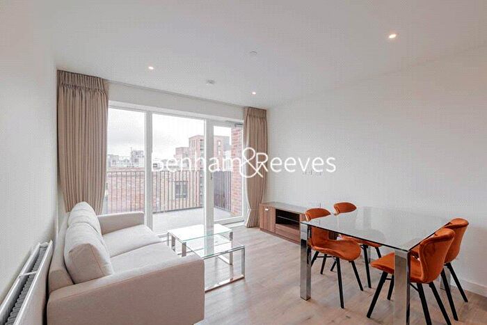 2 Bedroom Apartment To Rent In Mary Neuner Road, London, N8
