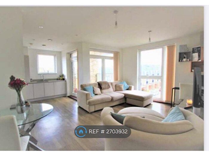 2 Bedroom Flat To Rent In Delphi House, Barnet, EN5