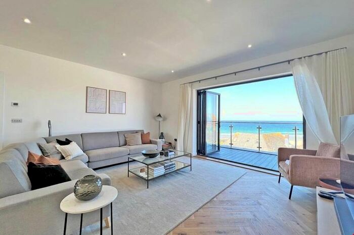 4 Bedroom Detached House To Rent In Pentire Avenue, Newquay, TR7