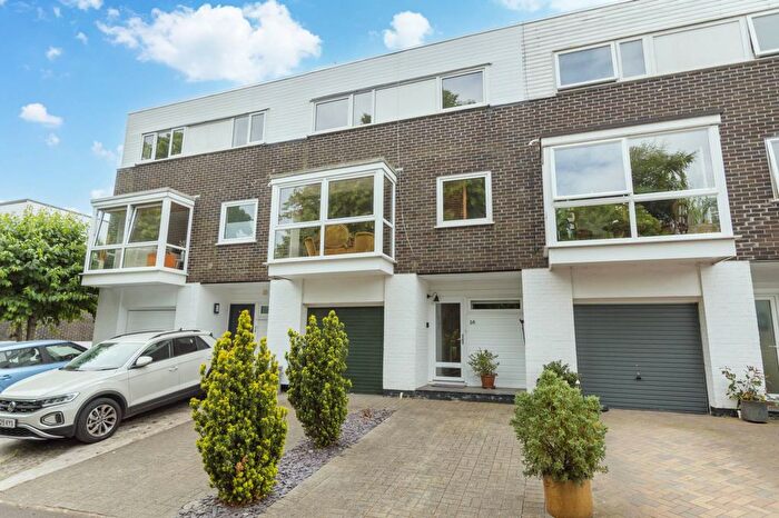 3 Bedroom Terraced House For Sale In Conesford Drive, Bracondale, NR1