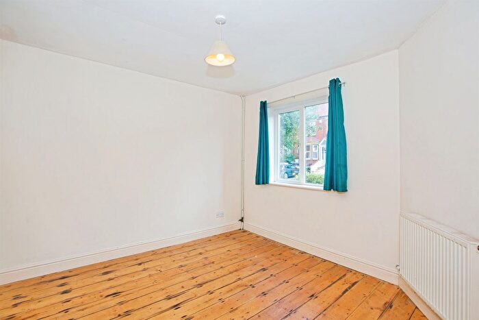 3 Bedroom Detached Bungalow For Sale In St. Michaels Avenue, Yeovil, BA21