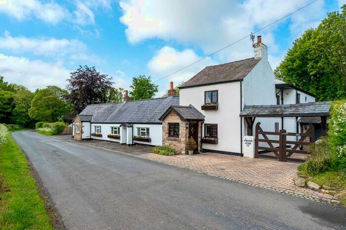 3 Bedroom Semi-Detached House For Sale In Back Lane, Mawdesley, L40