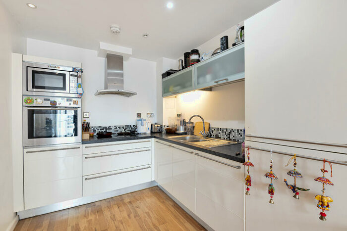 1 Bedroom Flat To Rent In Millharbour, London, E14