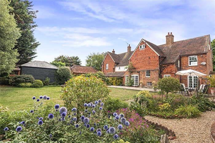 6 Bedroom Detached House For Sale In Scarletts Lane, Kiln Green, Reading, Berkshire, RG10