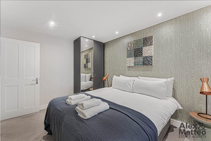 2 Bedroom Flat For Sale In Rotherhithe Street, Rotherhithe, SE16