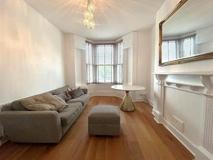 2 Bedroom Apartment To Rent In Grosvenor Road, Wanstead, London, E11
