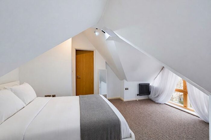 2 Bedroom Property To Rent In Adelaide Place, Canterbury, CT1