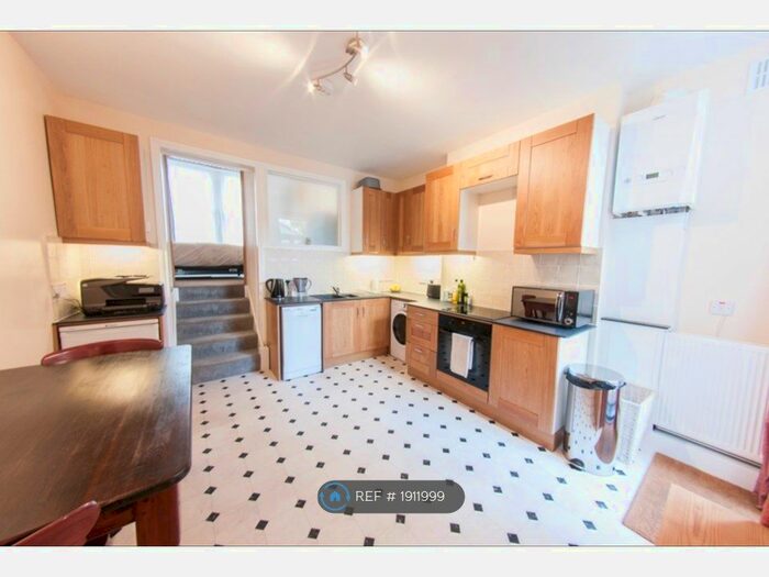 1 Bedroom Flat To Rent In Beckwith Road, London, SE24
