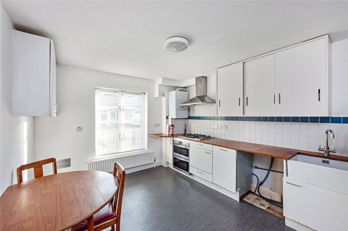 2 Bedroom Flat For Sale In Hainton Close, London, E1