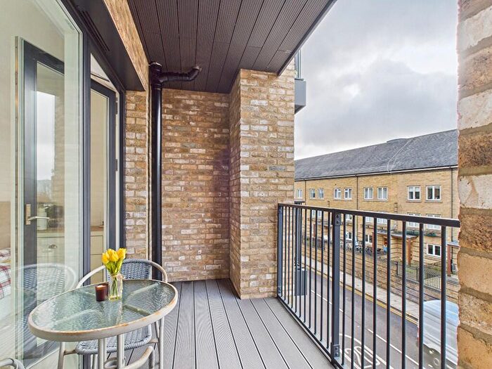 1 Bedroom Apartment For Sale In Westferry Road, London, E14