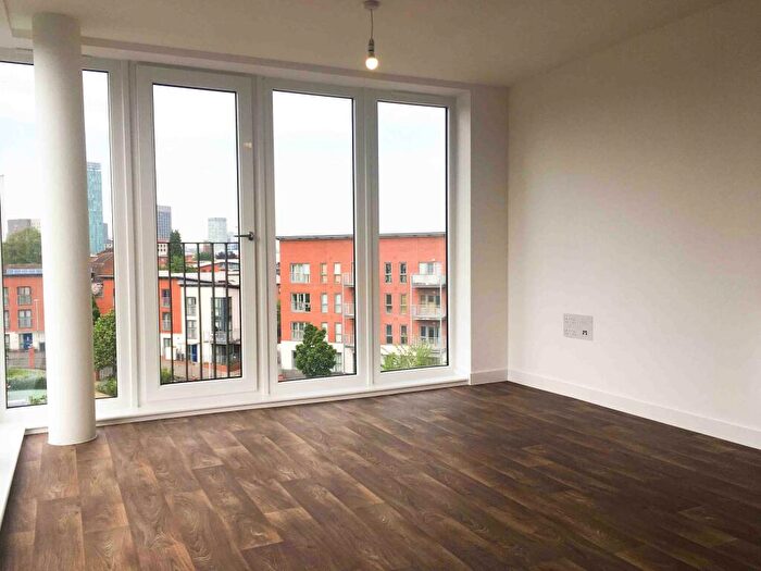 2 Bedroom Apartment To Rent In Bell Barn Road, Birmingham, B15