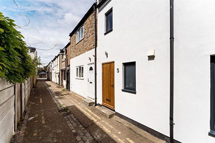 1 Bedroom Property For Sale In Canberra Path, Leyton, E10