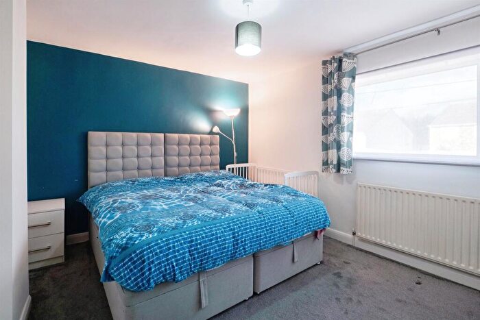 3 Bedroom Terraced House For Sale In Thurncourt Road, Leicester, LE5
