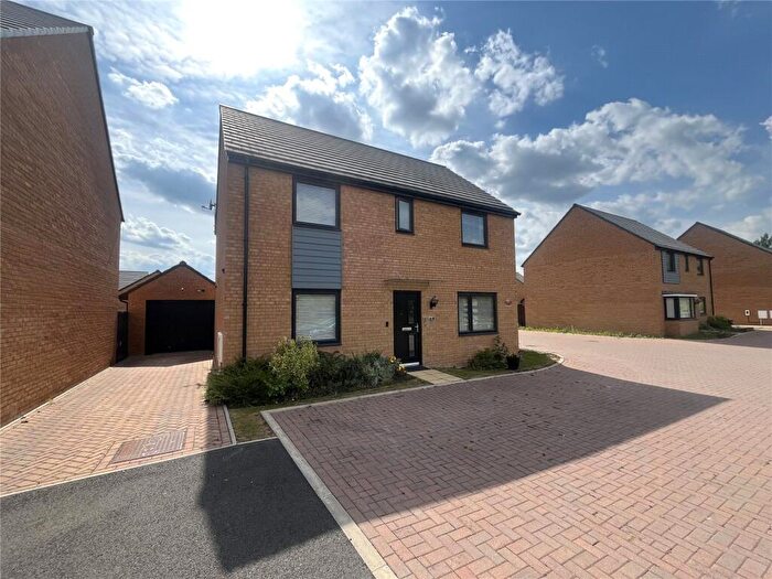 4 Bedroom Detached House For Sale In Tiber Meadow, Houghton Regis, Dunstable, Bedfordshire, LU5