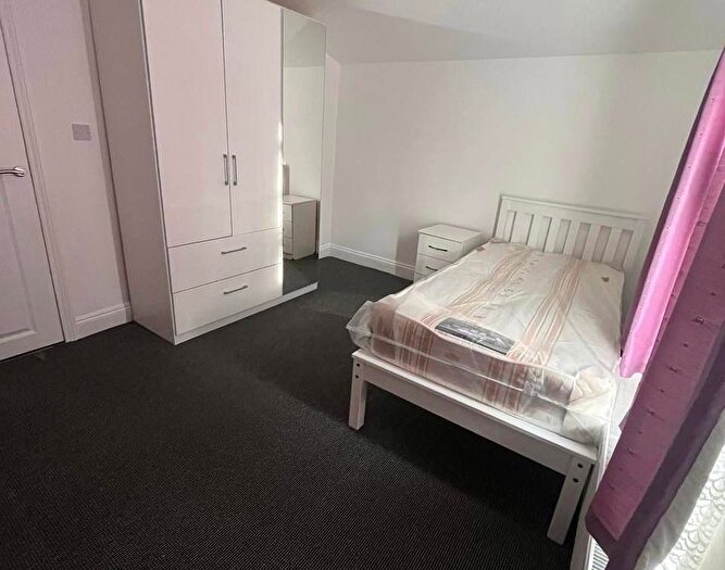 2 Bedroom Flat To Rent In Wightman Road, London, N8