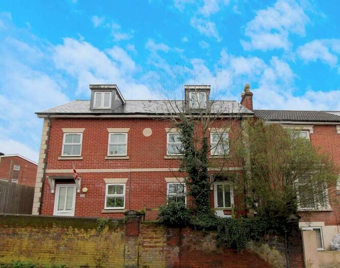 3 Bedroom Semi-Detached House To Rent In Woodbridge Road, Ipswich, IP4