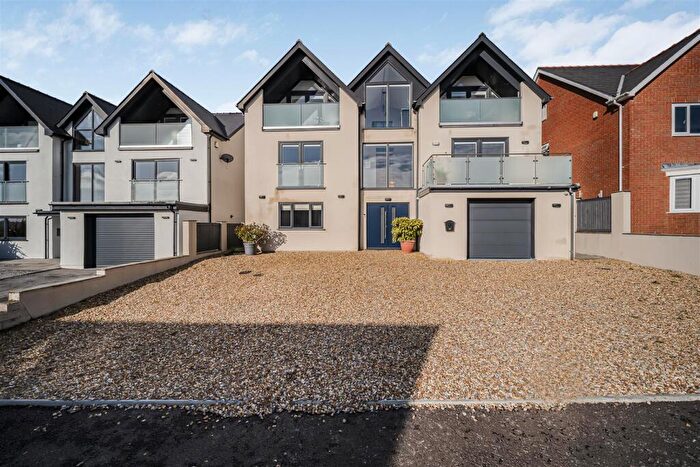 5 Bedroom Detached House For Sale In Abergarw Meadow, Brynmenyn, CF32