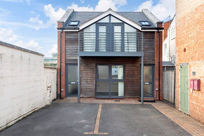 1 Bedroom Flat To Rent In St. Georges Terrace, Cheltenham, GL50