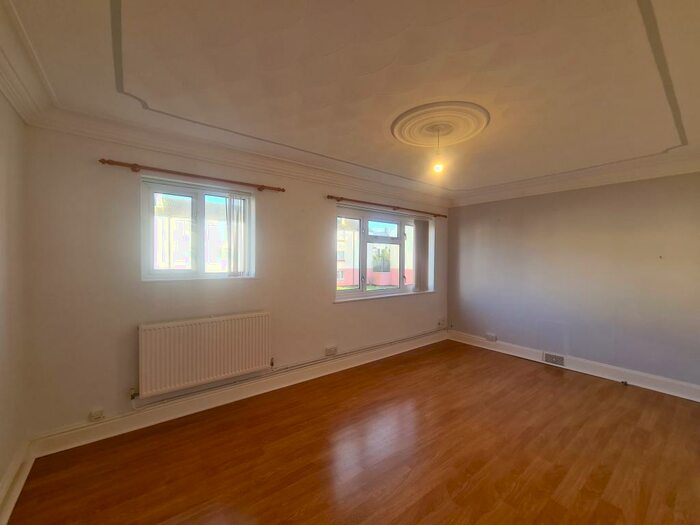 2 Bedroom Flat To Rent In Pentamar Street, Plymouth *Zero Deposit Scheme Available*, PL2