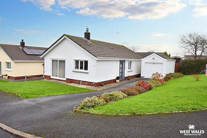 3 Bedroom Detached Bungalow For Sale In Meadow Road, Jameston, Tenby, SA70