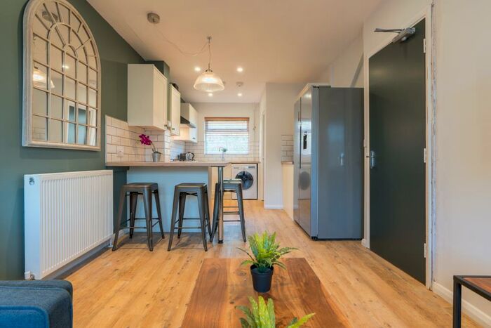 4 Bedroom Terraced House To Rent In Larkdale Street, Nottingham, NG7