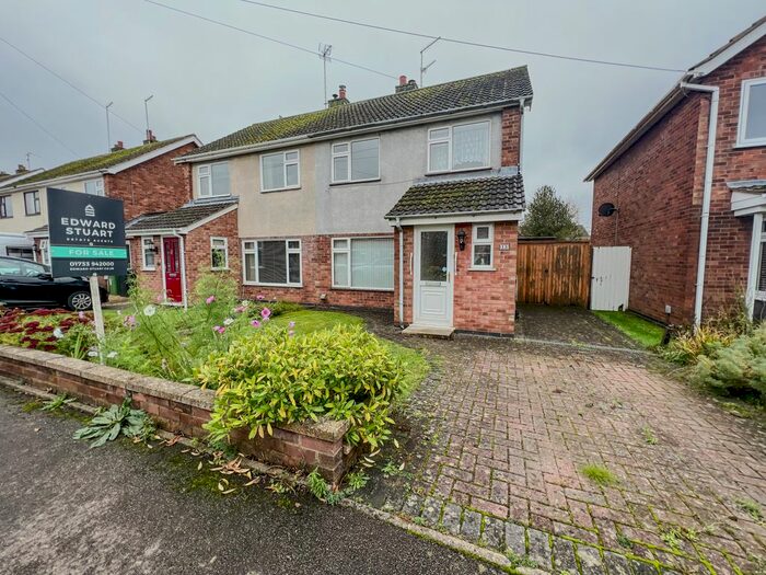 3 Bedroom Semi-Detached House For Sale In Chestnut Close, Glinton, Peterborough, PE6