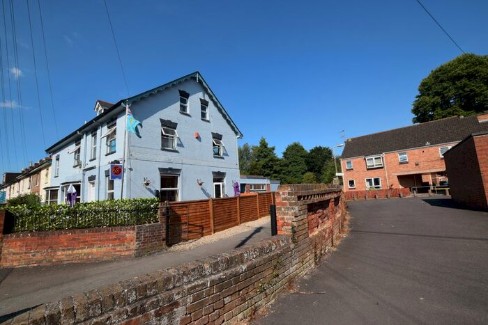 1 Bedroom Flat To Rent In Cheddon Road, Taunton, TA2