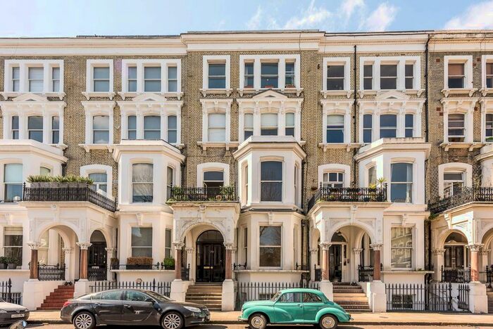 1 Bedroom Flat To Rent In Redcliffe Square, Chelsea, London, SW10
