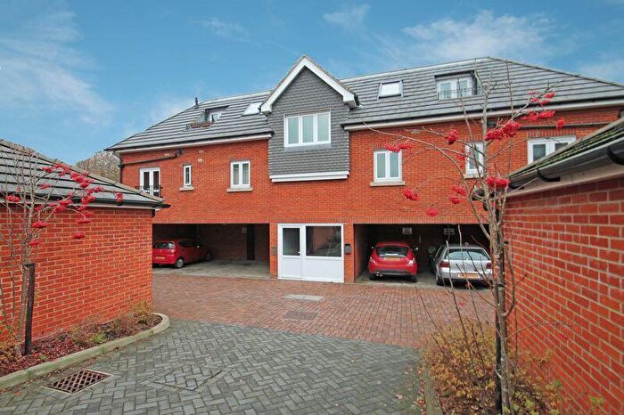 1 Bedroom Flat To Rent In Kestrel Road, Chatham, ME5