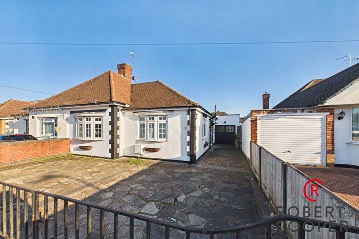 3 Bedroom Bungalow For Sale In The Croft, South Ruislip, HA4