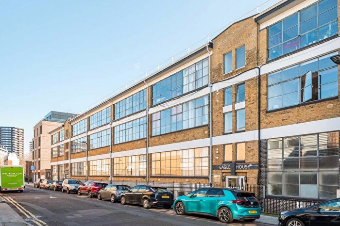 3 Bedroom Flat To Rent In Eagle House, Islington, London, N1