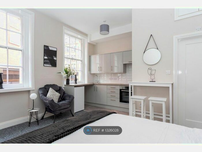 1 Bedroom Flat To Rent In Newport Court, London, WC2H