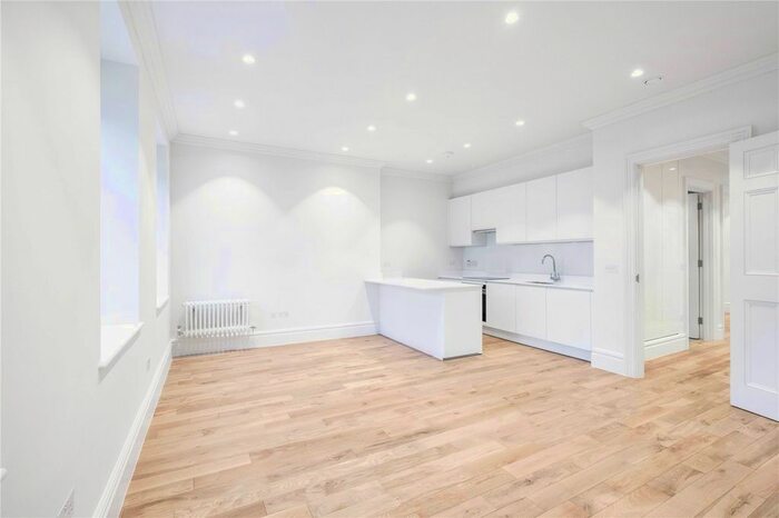 3 Bedroom Flat To Rent In Strand, London WC2R