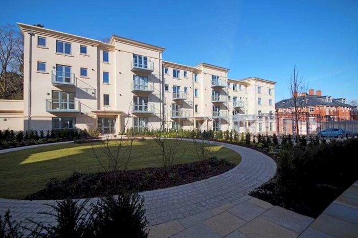 2 Bedroom Flat To Rent In Central Cheltenham GL53