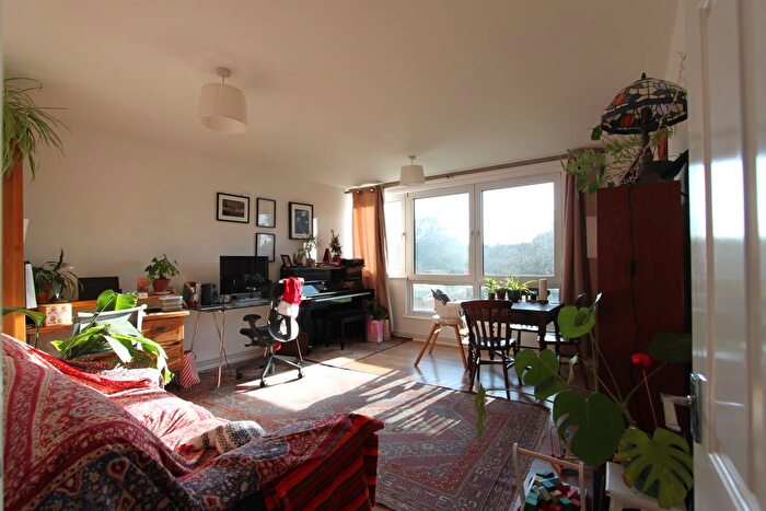 2 Bedroom Flat To Rent In Mottingham Lane, Mottingham, London, SE9