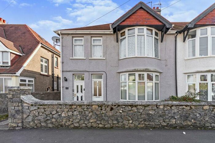 2 Bedroom House To Rent In Park Avenue, Porthcawl, CF36