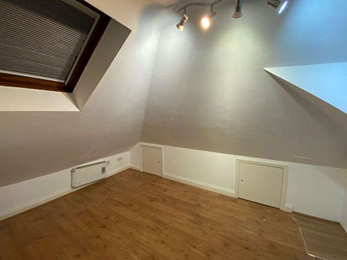 1 Bedroom Flat To Rent In Aldborough Road South, Seven Kings, Ilford, IG3