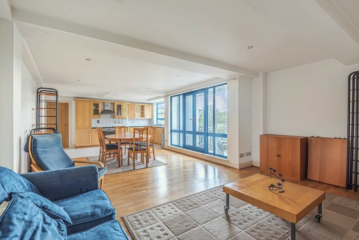 2 Bedroom Flat To Rent In Vanbrugh Hill, London, SE10