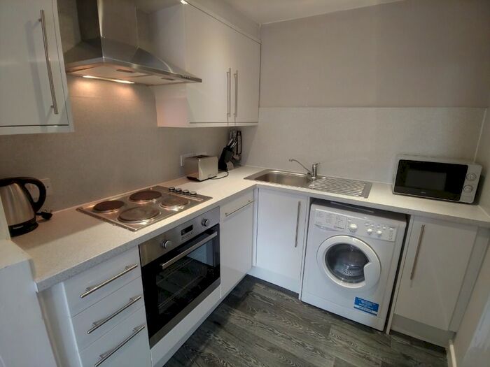 2 Bedroom Flat To Rent In Dalmally Street, North Kelvinside, Glasgow, G20