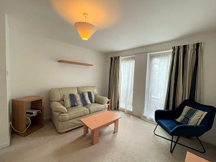 2 Bedroom Flat To Rent In Northland Avenue, Glasgow, G14