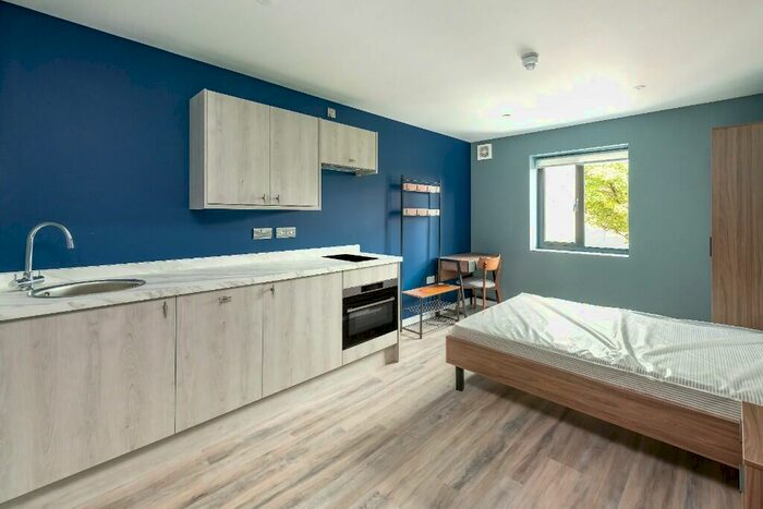 Studio To Rent In Crown House, Kilburn High Road, London, NW6